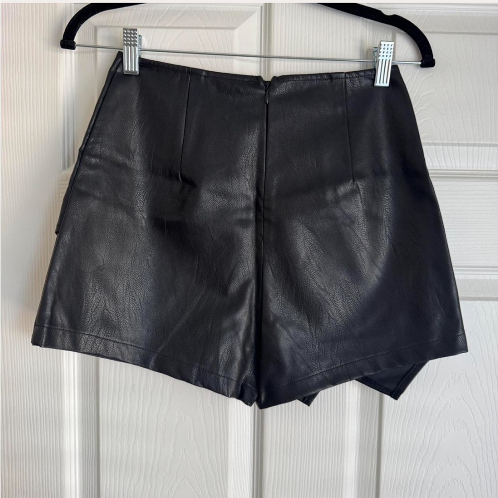 Lulus Vegan Leather Wrap Skort – Size Small – NWT – Black - Picture 2 of 7